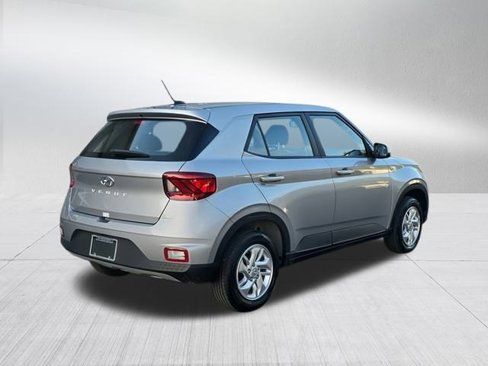 New 2025 Hyundai Venue SE image 5