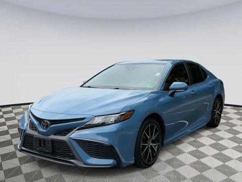 Used 2024 Toyota Camry SE image 5