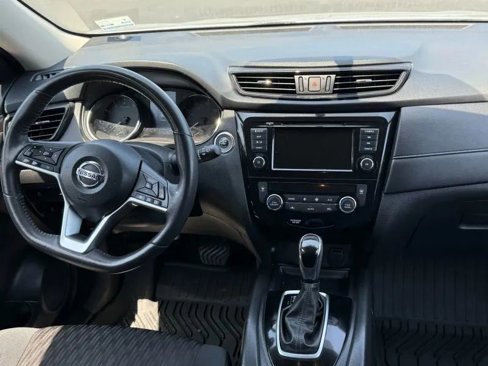 Used 2018 Nissan Rogue SV w/ Premium Package image 13