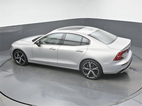 Used 2024 Volvo S60 B5 Plus image 45