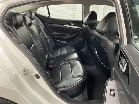 Used 2023 Nissan Maxima SV w/ Floor Mat Group image 13