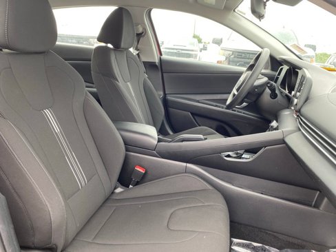 Used 2022 Hyundai Elantra SEL w/ Cargo Package image 22