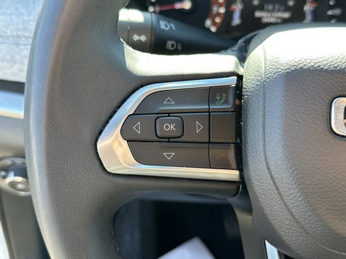 Used 2024 Jeep Compass Latitude image 17