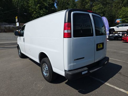 Used 2017 Chevrolet Express 2500 image 4