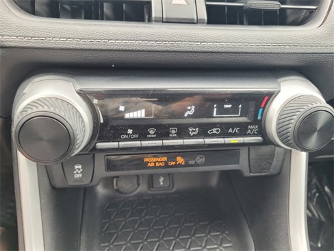 Used 2021 Toyota RAV4 LE image 22
