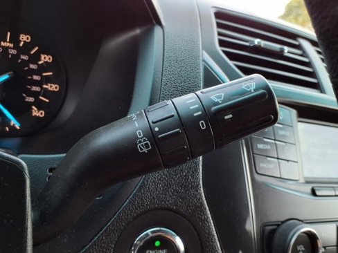 Used 2017 Ford Explorer XLT image 19