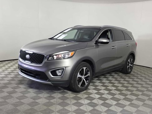 Used 2017 Kia Sorento EX image 3