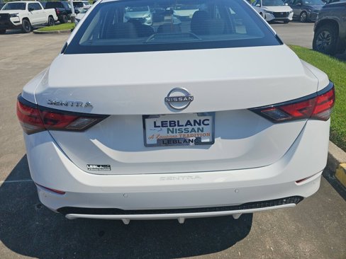 New 2025 Nissan Sentra SV image 2