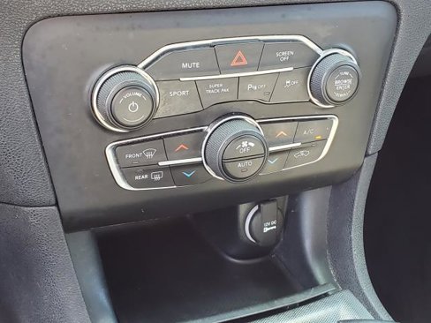 Used 2018 Dodge Charger GT image 17
