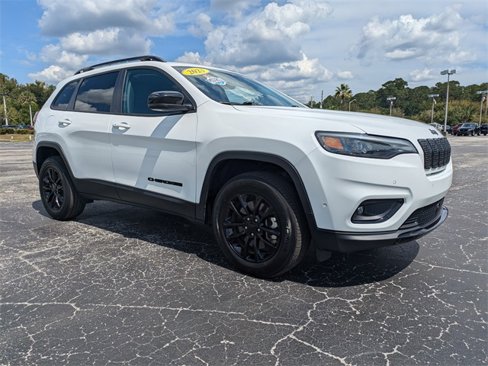 Used 2023 Jeep Cherokee Altitude Lux image 4
