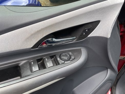 Used 2021 Chevrolet Bolt LT image 5