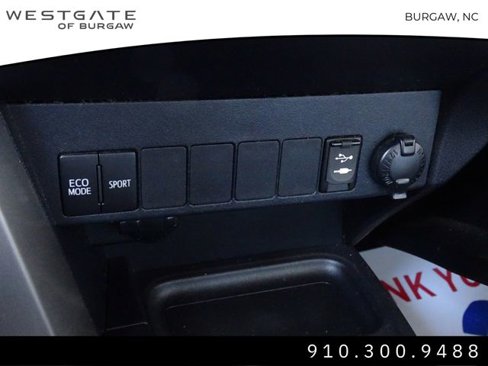 Used 2017 Toyota RAV4 XLE image 28