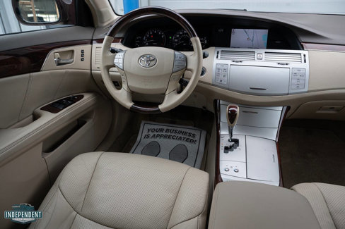 Used 2009 Toyota Avalon Limited image 8