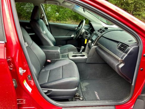 Used 2012 Toyota Camry SE image 9