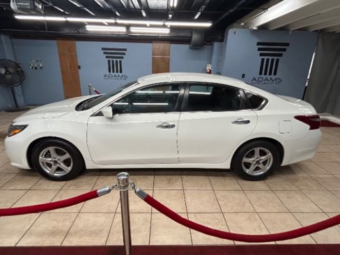Used 2018 Nissan Altima 2.5 S image 2
