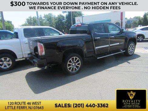 Used 2017 GMC Canyon Denali image 3