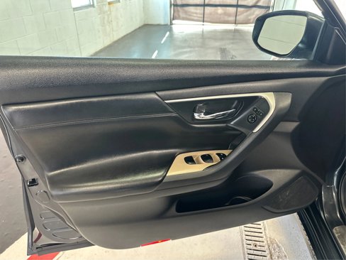 Used 2015 Nissan Altima 2.5 SV image 22