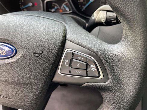 Used 2015 Ford Focus SE image 16