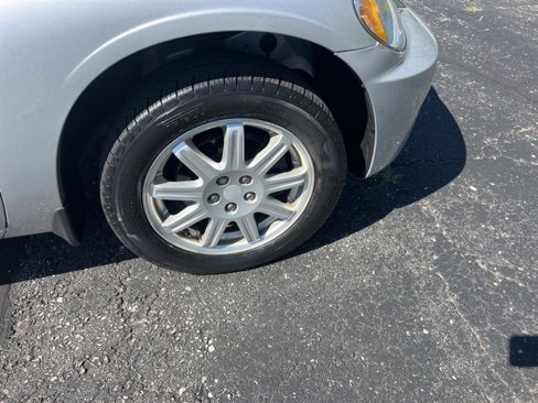 Used 2010 Chrysler PT Cruiser image 16