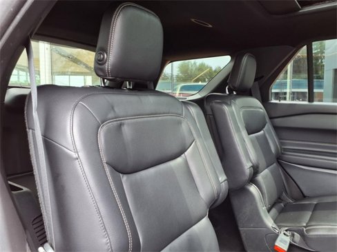 Used 2020 Ford Explorer XLT w/ Equipment Group 202A image 18