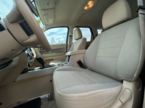 Used 2012 Ford Escape XLT image 10
