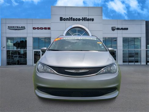 Used 2021 Chrysler Voyager Lxi image 9