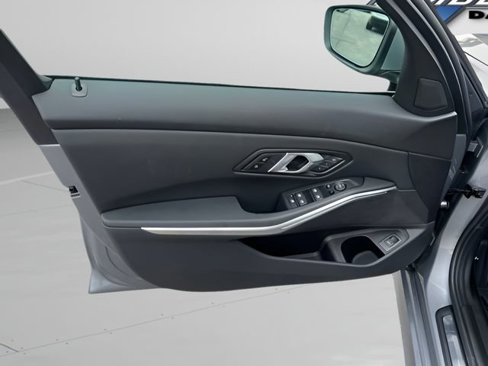 New 2025 BMW 330i xDrive Sedan w/ Convenience Package image 9