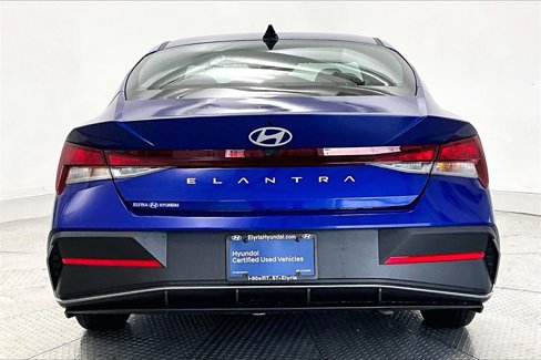 Certified 2025 Hyundai Elantra SE image 4