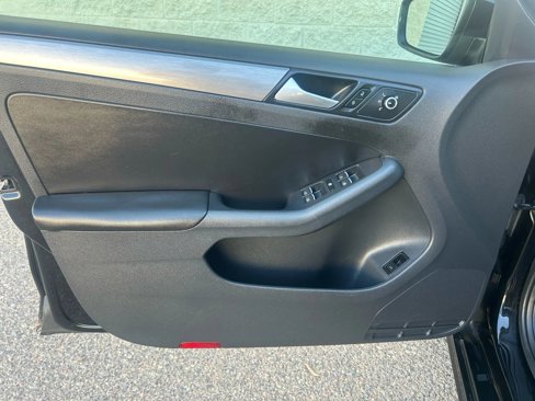 Used 2014 Volkswagen Jetta TDI image 16