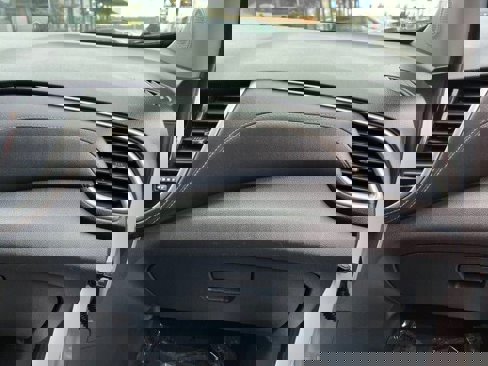 Used 2021 Chevrolet Trax LT image 17