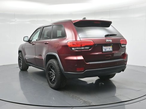 Used 2017 Jeep Grand Cherokee Laredo image 30