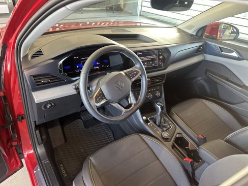 Certified 2022 Volkswagen Taos SE w/ IQ.Drive SE Package image 10