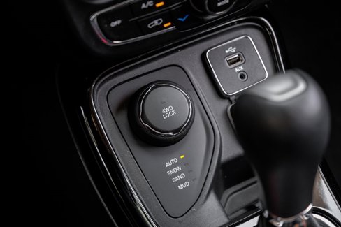 Used 2018 Jeep Compass Limited w/ Navigation Group image 35