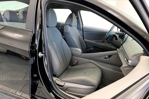 Used 2023 Hyundai Elantra SEL w/ Cargo Package image 7