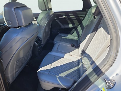 Used 2019 Audi SQ5 Premium Plus w/ Premium Plus Package image 36