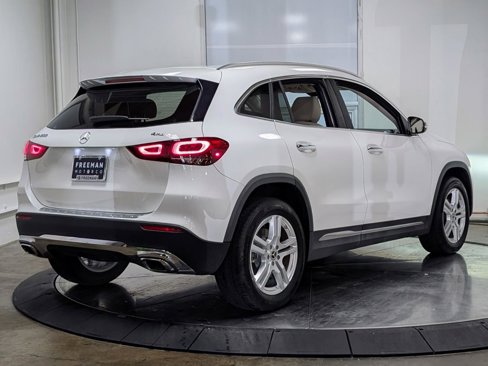 Used 2022 Mercedes-Benz GLA 250 4MATIC w/ Premium Package image 8