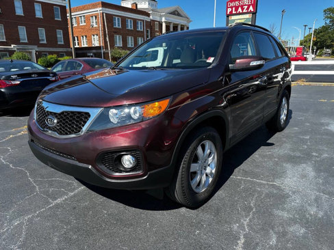 Used 2013 Kia Sorento LX w/ Convenience Pkg image 3