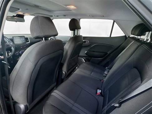 Used 2022 Hyundai Venue SEL image 11