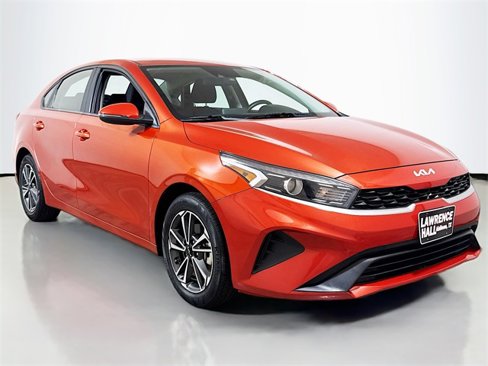 Used 2022 Kia Forte LXS w/ LXS Technology Package image 3