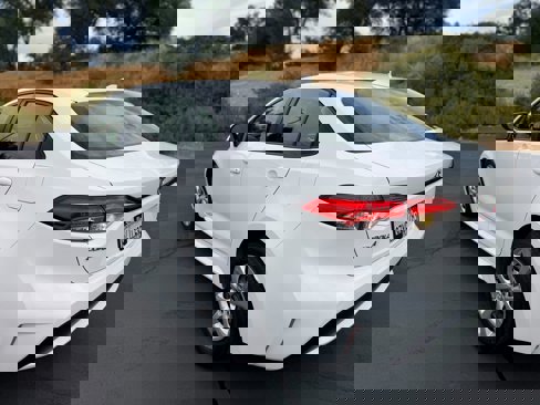 Used 2020 Toyota Corolla LE image 8