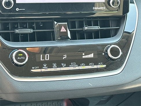 Used 2022 Toyota Corolla LE image 21
