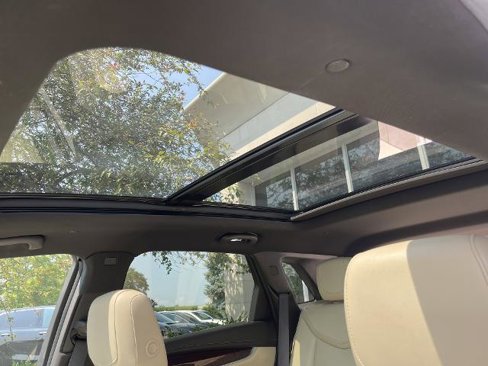 Used 2017 Cadillac XT5 Luxury w/ Driver Awareness Package image 11