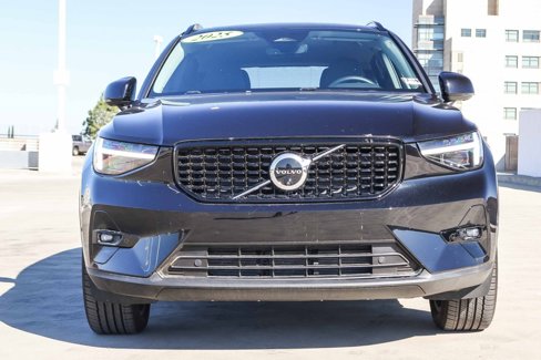 Used 2025 Volvo XC40 B5 Plus w/ Protection Package Premier image 2