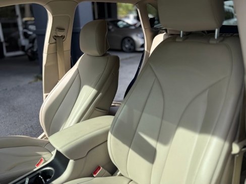 Used 2017 Lincoln MKC Premiere image 24