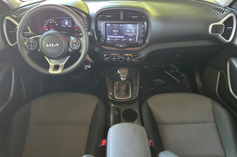 Certified 2022 Kia Soul LX image 10