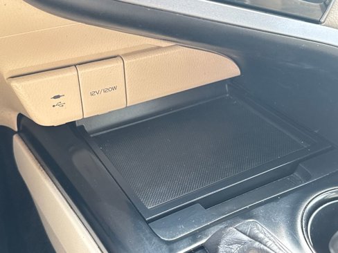 Used 2019 Toyota Camry LE image 23