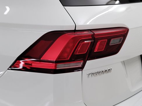 Used 2020 Volkswagen Tiguan S image 8