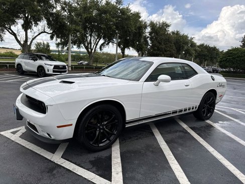 Used 2017 Dodge Challenger SXT Plus image 5