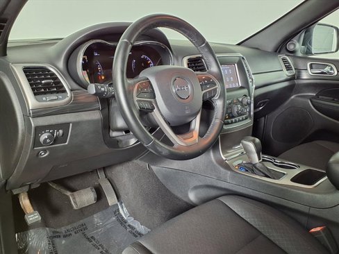 Used 2019 Jeep Grand Cherokee Laredo image 15