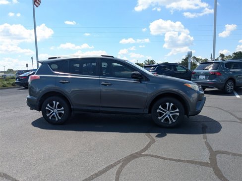 Used 2017 Toyota RAV4 LE image 6